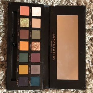 Makeup-eyeshadow